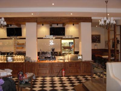 Прикрепленное изображение: 2 Кафе - Кондитерская - Булочная BOULANGERIE.jpg